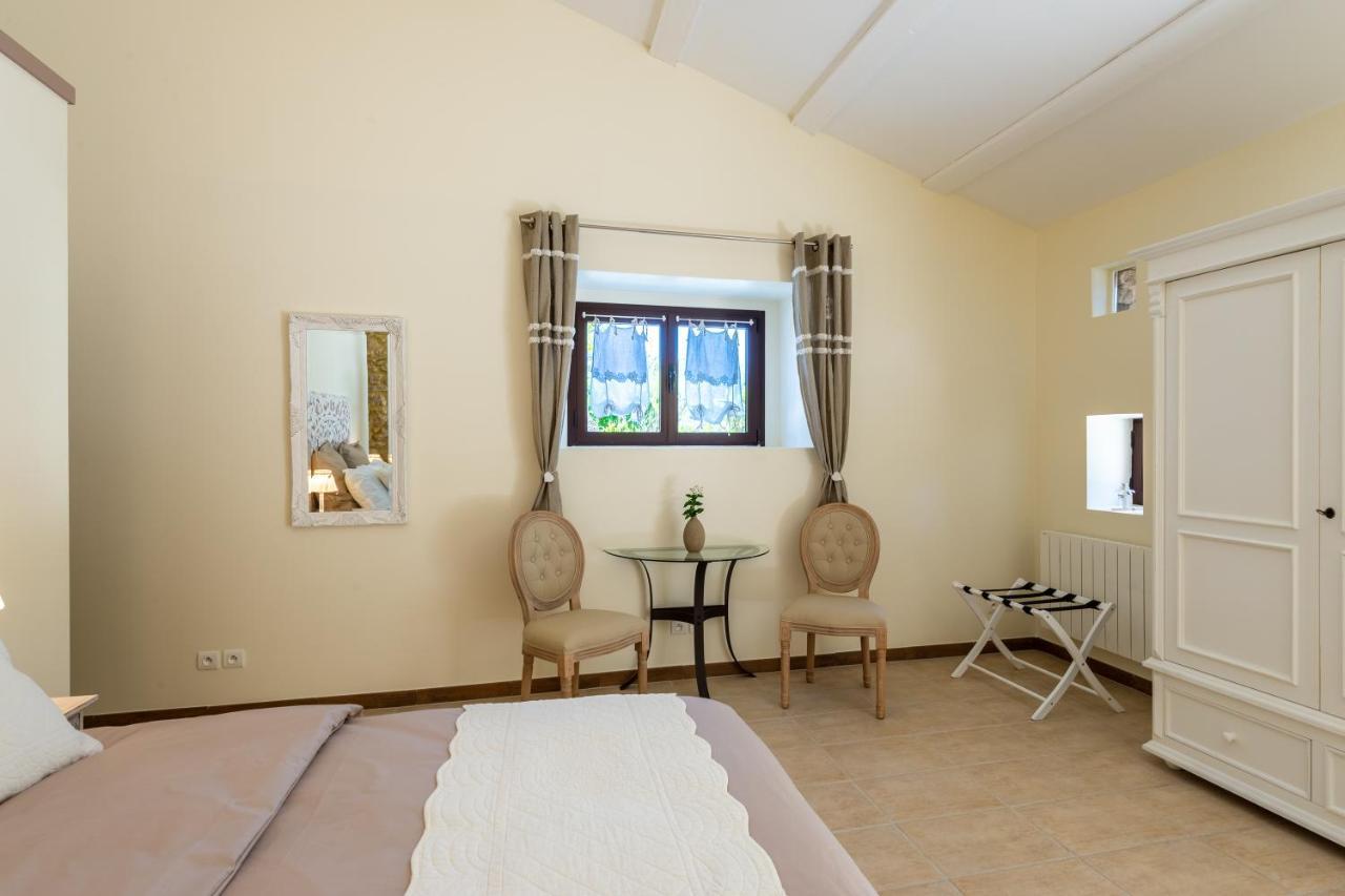 Maison D'Hotes Les Caroubiers Montségur-sur-Lauzon Buitenkant foto